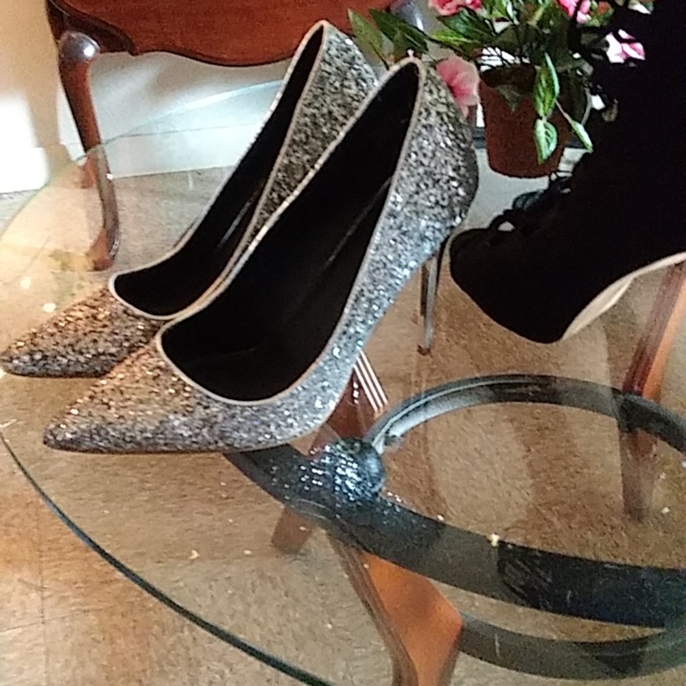 Shoes - Picture 3 of 3